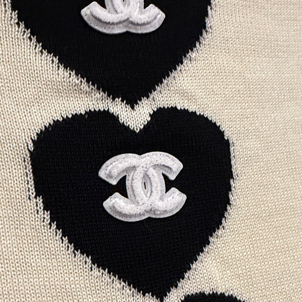 Chanel Cream and Black Heart Button Knit Top - Picture 2 of 4